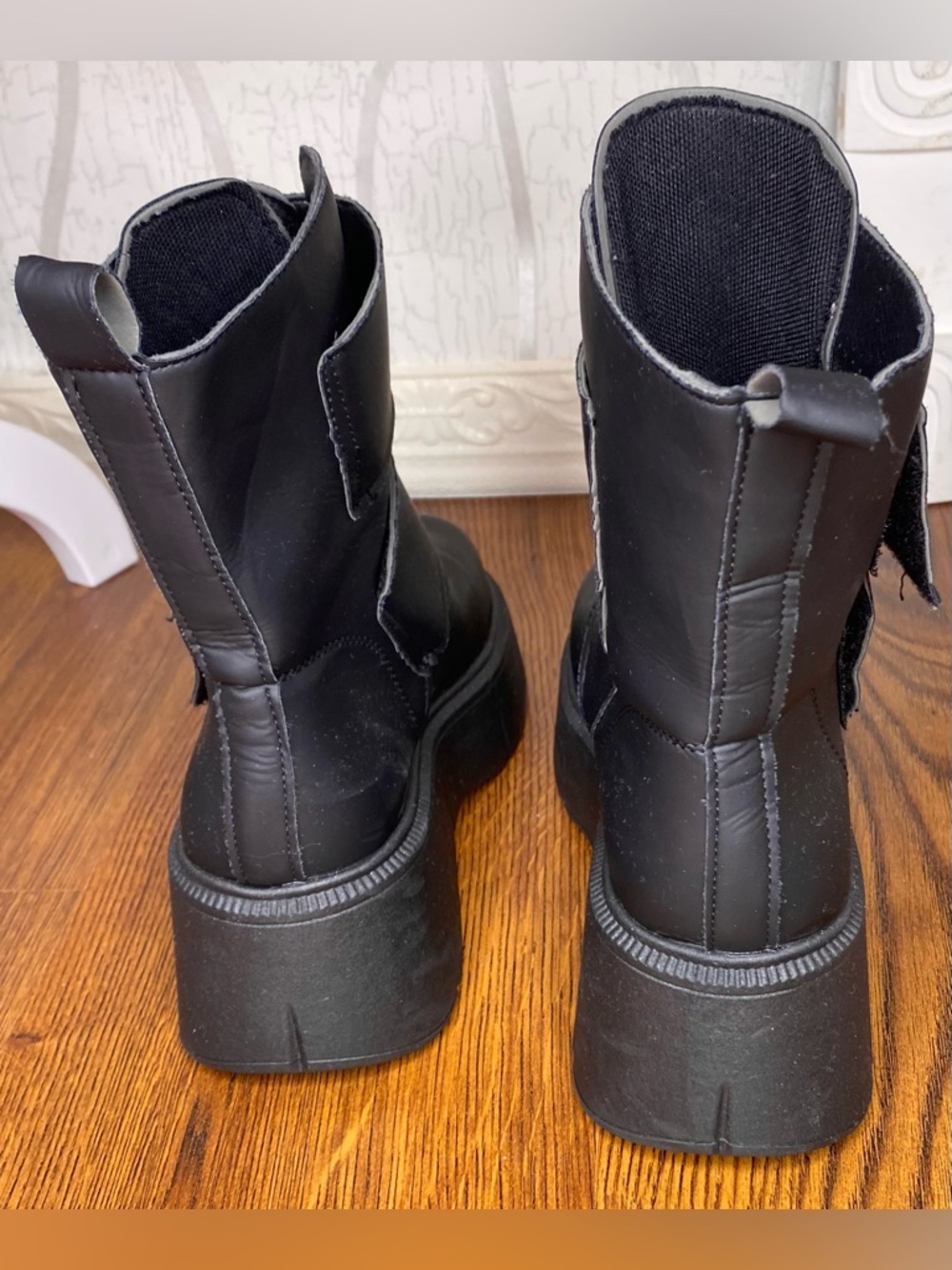 🌷 Chunky Black Platform Velcro Ankle Boots 🌷 - Picture 7 of 11